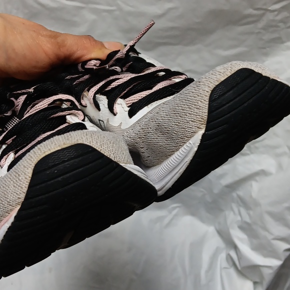 Asics Women's Running Shoes in White and Pink Size 8 - Picture 14 of 15